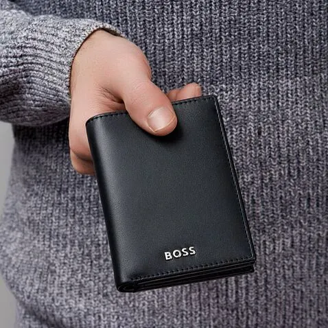 Card holder with flap Classic Smooth Black